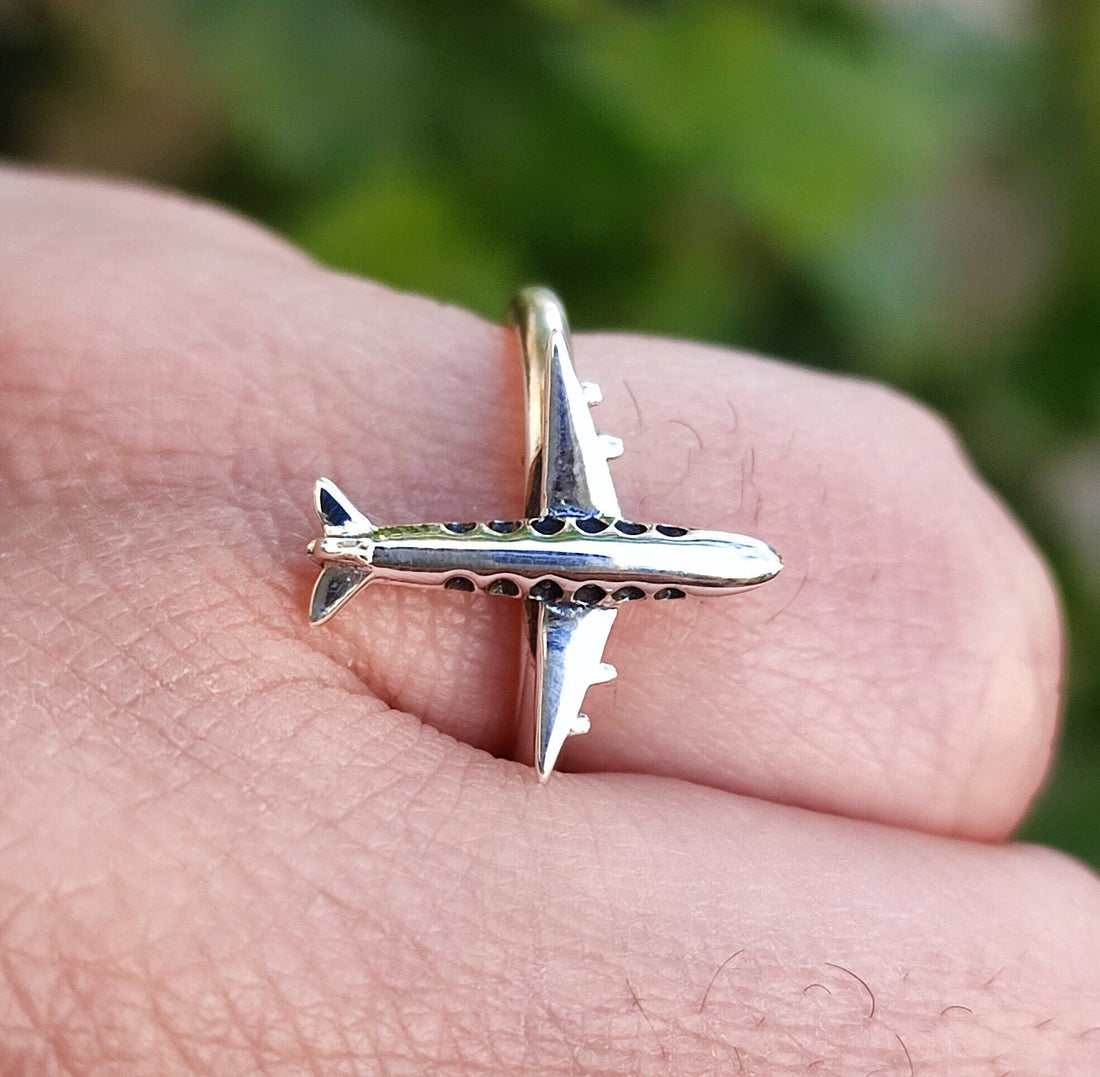 Sterling Silver Airplane Ring - Aviation Minimalist Jewelry - Aeroplane Signet Ring - Unique Travel Gift for Her - Handmade Dainty Ring